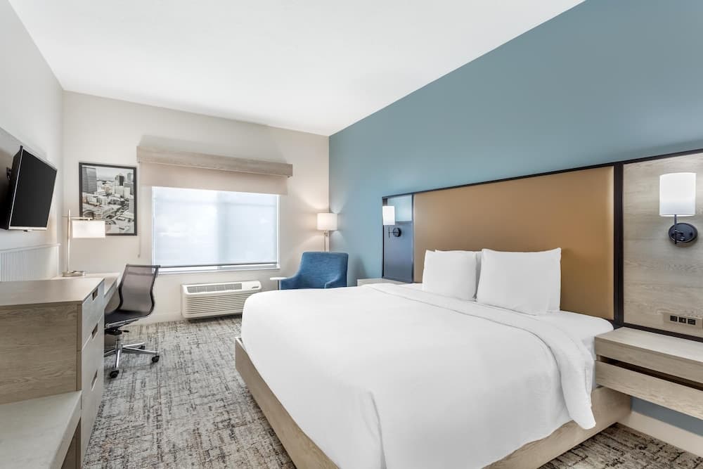 Best Western Plus Airport Inn & Suites