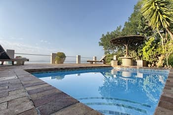 Bluegum Hill Guesthouse & Apartments