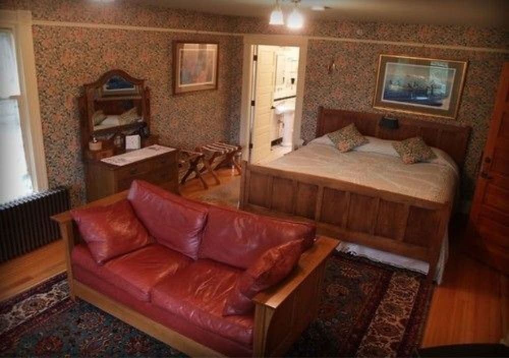 Alaskas Capital Inn Bed & Breakfast