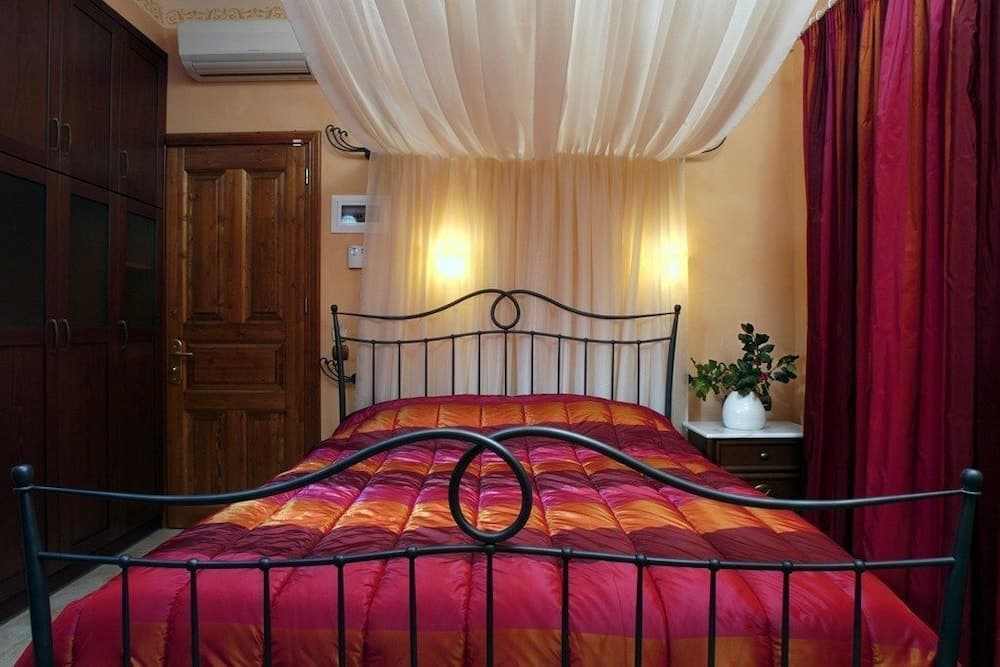 Miression Pelion House