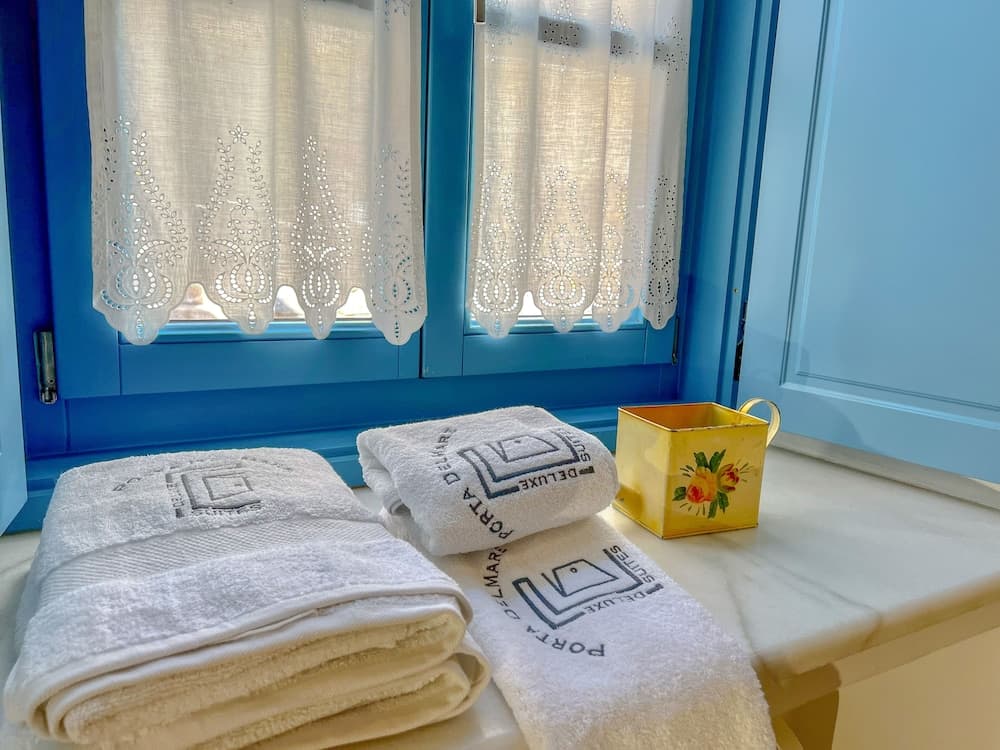 PortaDelMare Deluxe Suites