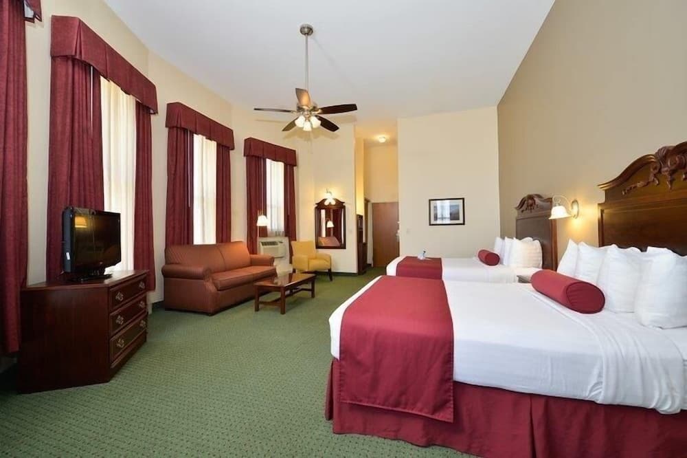 Best Western The Hotel Chequamegon