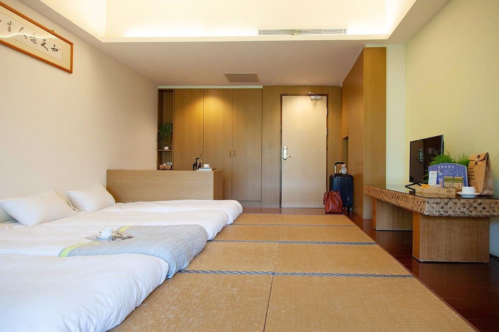 Luminous Hot Spring & Resort