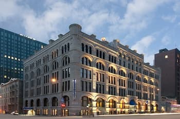 Hilton Garden Inn Milwaukee Downtown