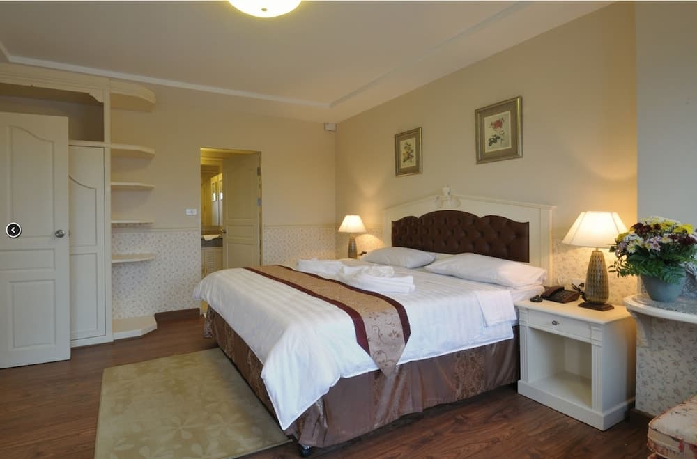 The Airport Greenery Hotel