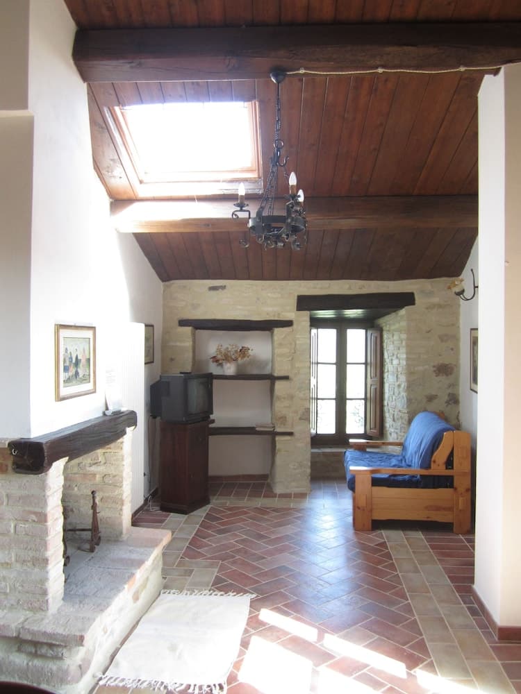 Castello di Cisterna