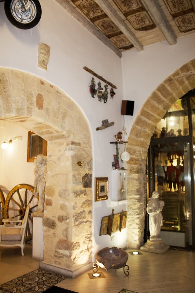 Porta di Castro Hotel & Pool