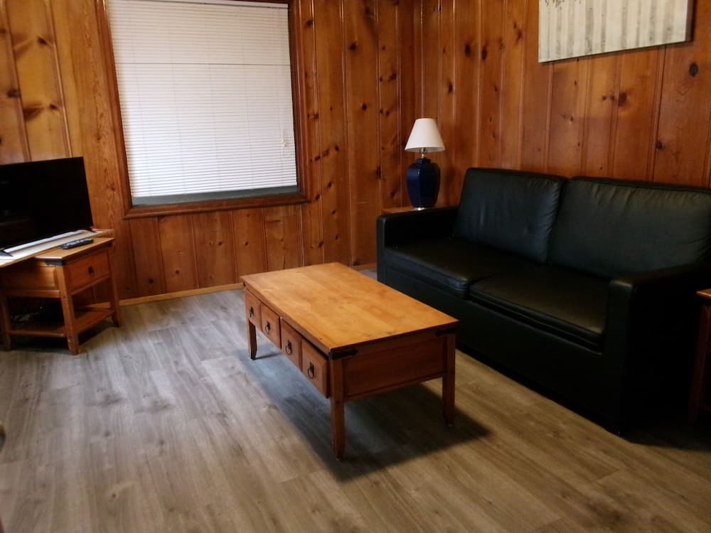 Seahorse Oceanfront Lodge