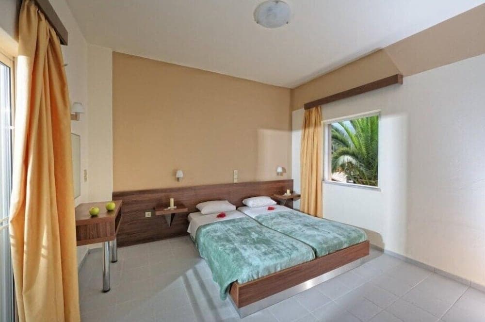 Meropi Hotel & Apartments