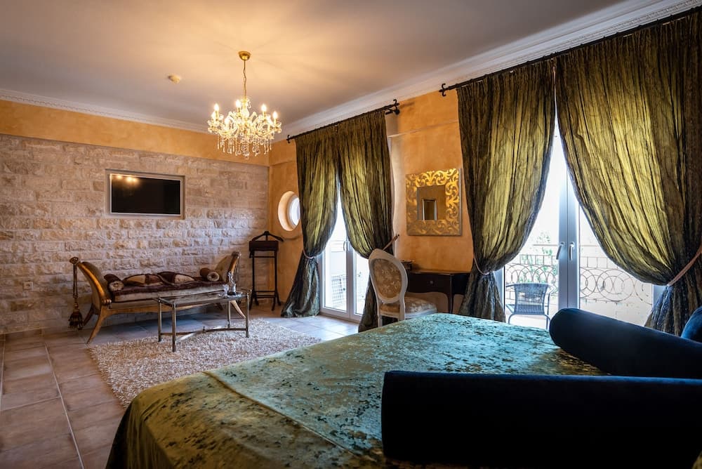 Achtis Boutique Hotel