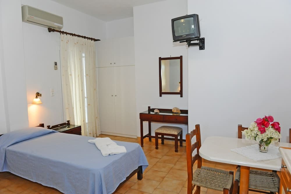 Tilemachos Rooms & Studios