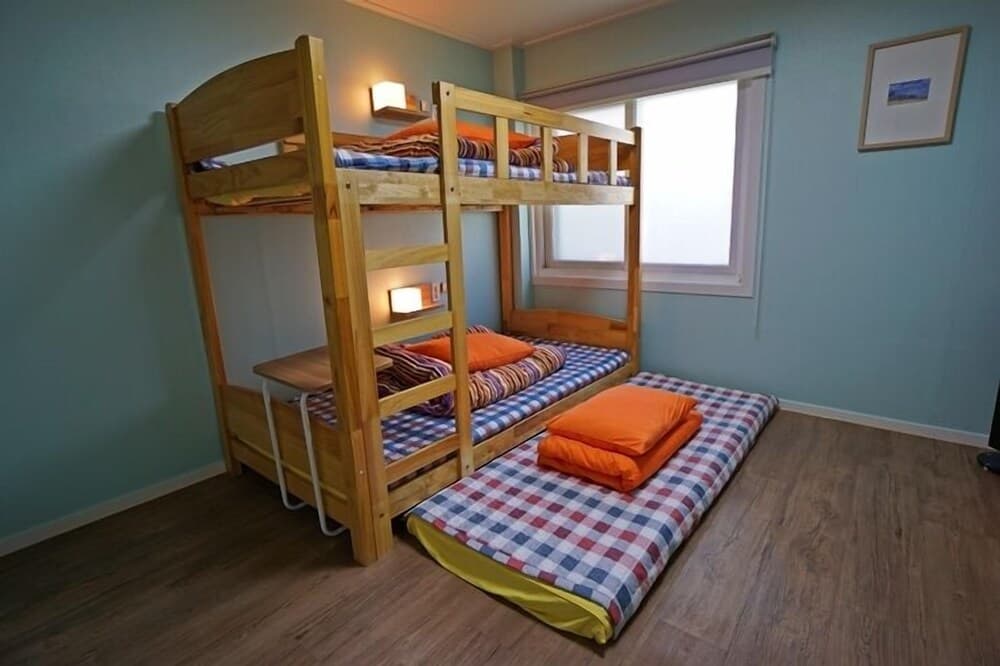 710 Guest house Yellow