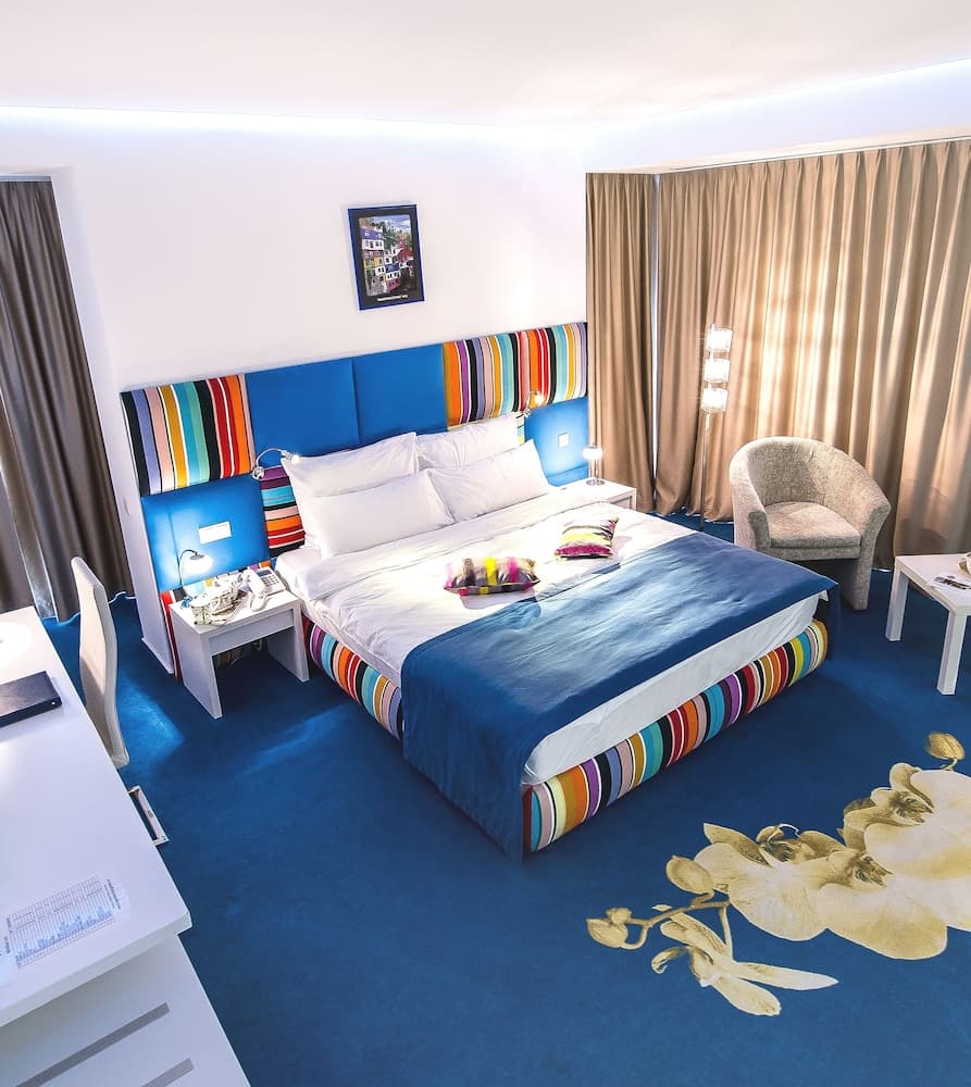 Marshal Garden Hotel