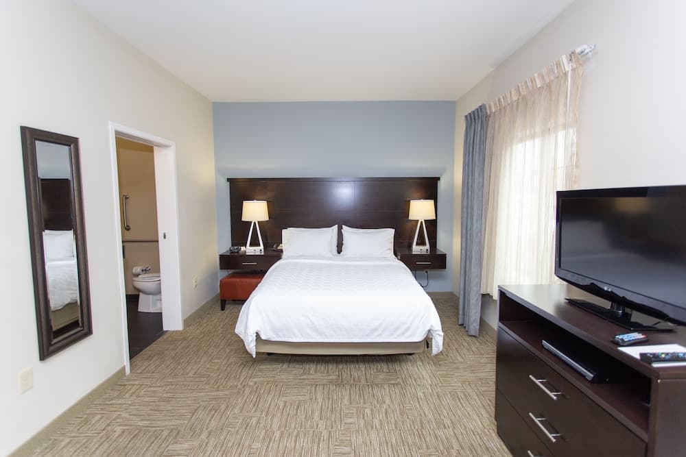 Staybridge Suites Bowling Green by IHG