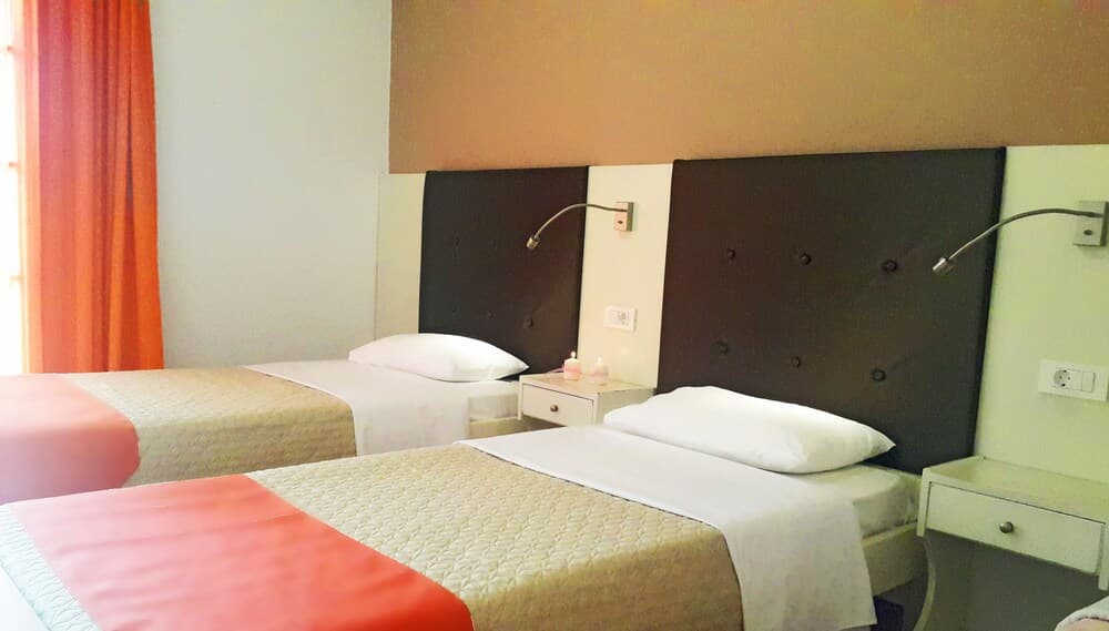 Paradosi Rooms & Apartments