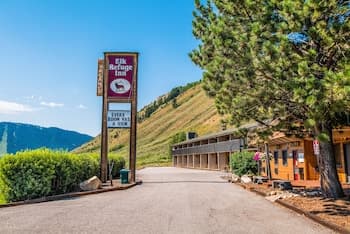 Elk Refuge Inn
