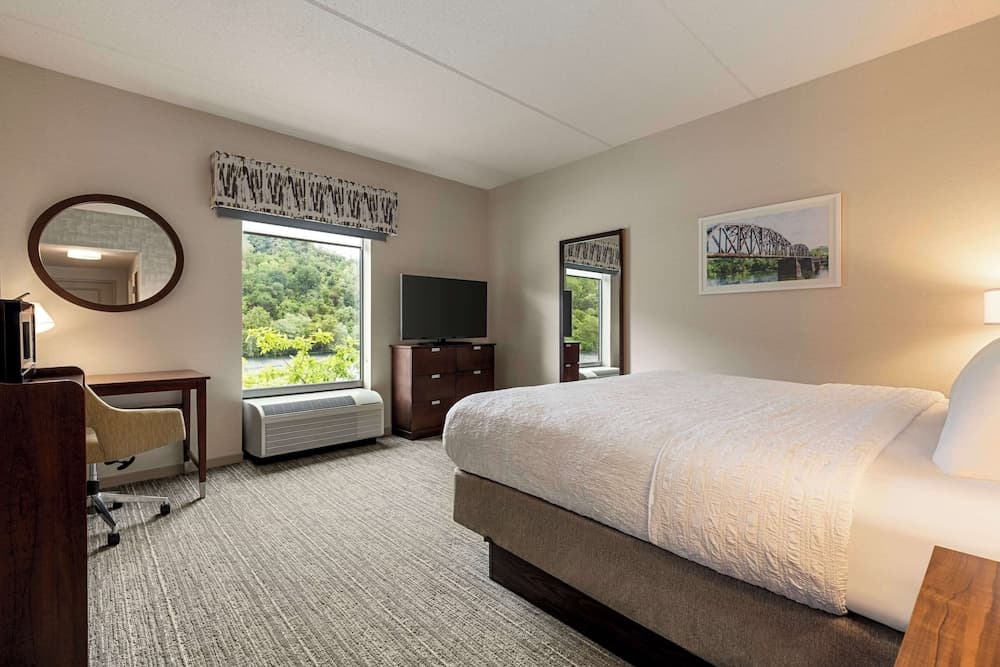 Hampton Inn & Suites Pittsburgh/Waterfront-West Homestead