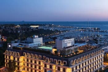 Wyndham Grand Istanbul Kalamis Marina Hotel