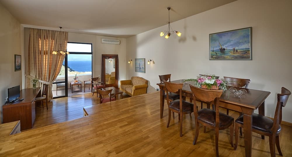 Athina Palace Resort & Spa