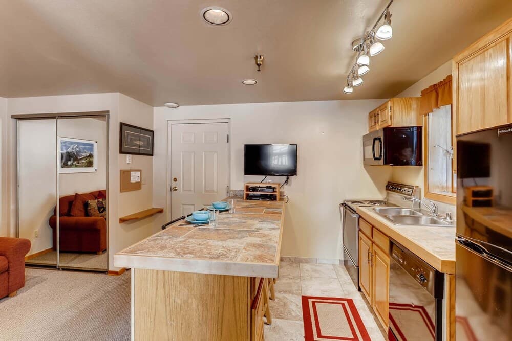 Tyra Lookout Condominiums by Ski Country Resorts