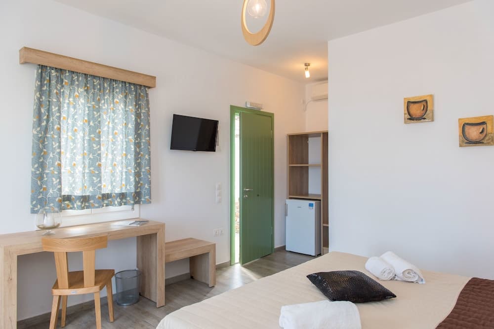 Rooms & Apartments Archontou