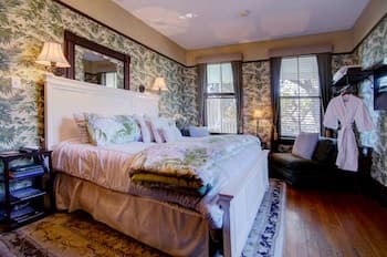 Azalea Inn and Villas