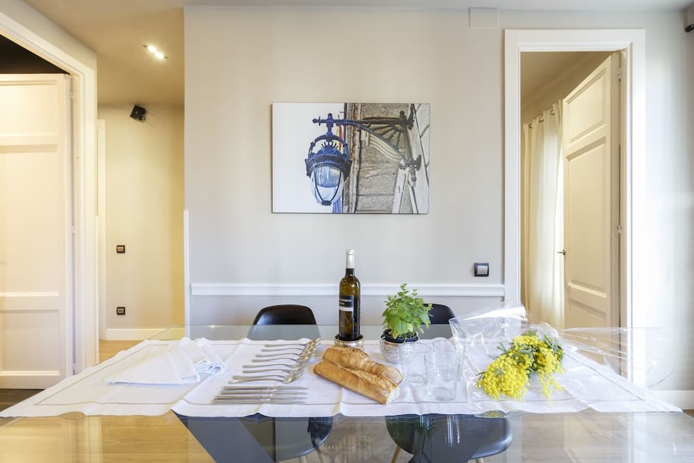 AinB Eixample Miró Apartments