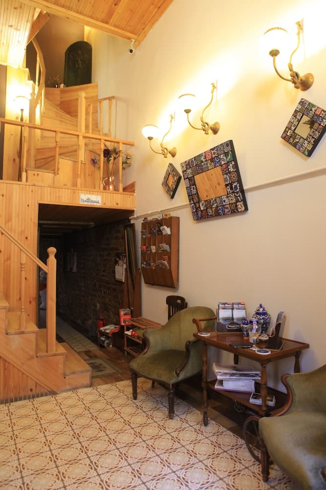 Tom Square Boutique Hotel