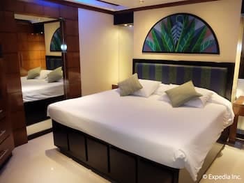 Fields Walking Street Hotel