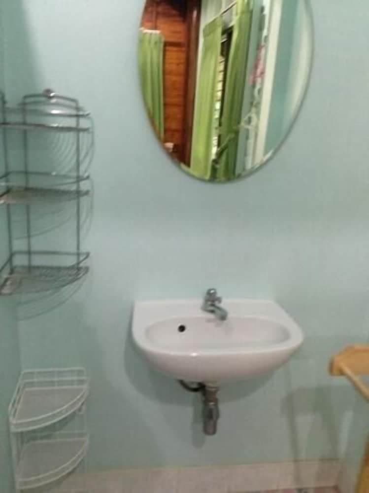 Baan Tai Rom Yen Resort