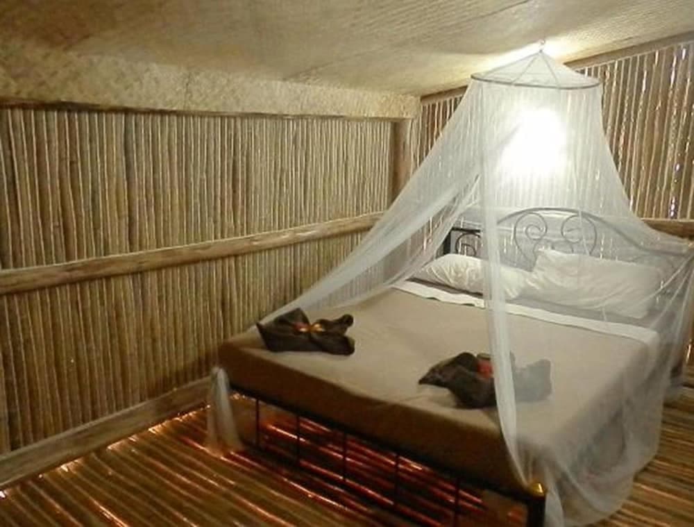Bamboo Hideaway Resort