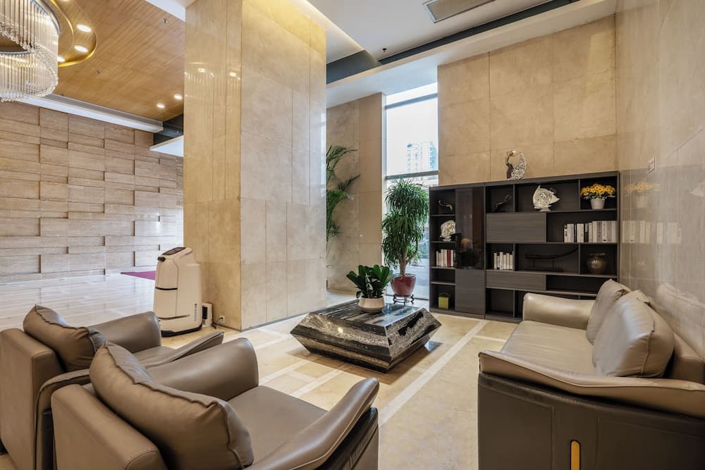 Guangzhou Pearl River International Hotel （Yijing Lu Metro Station）