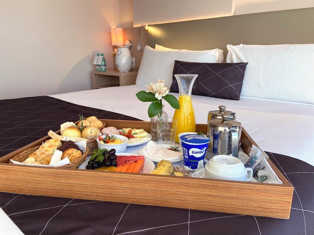 Cullinan Hplus Premium