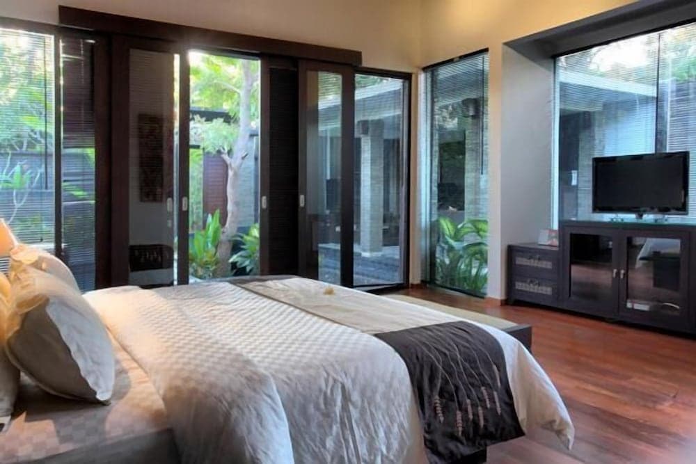 Gino Feruci Villa Lovina