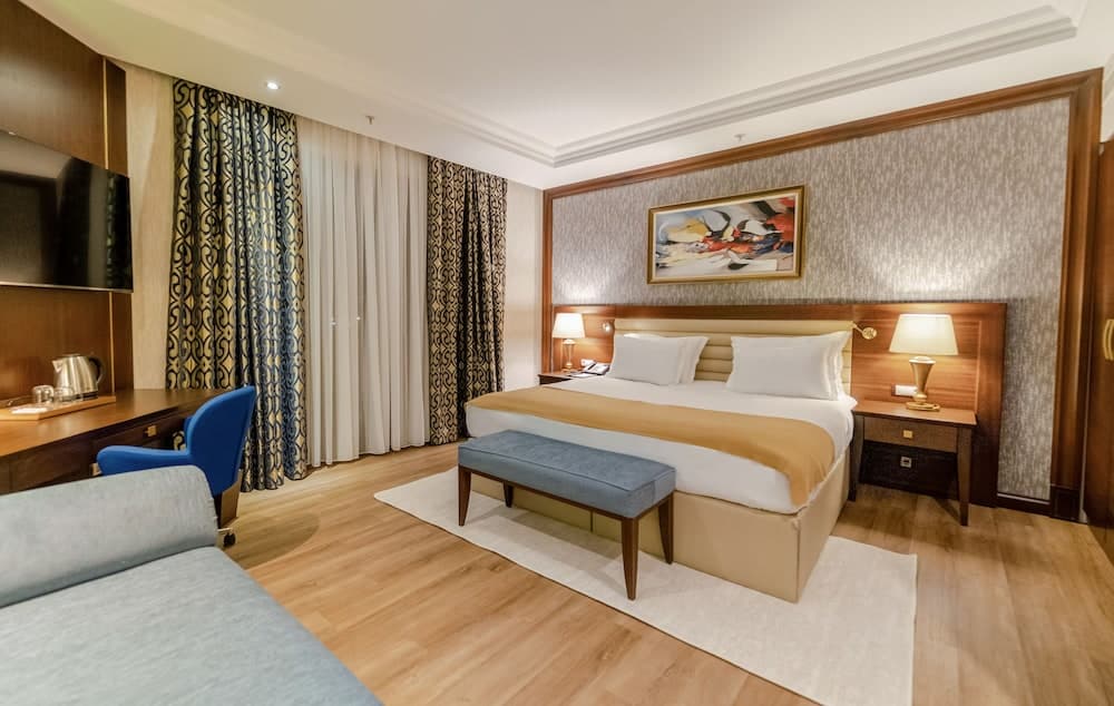 Wellborn Luxury Hotel