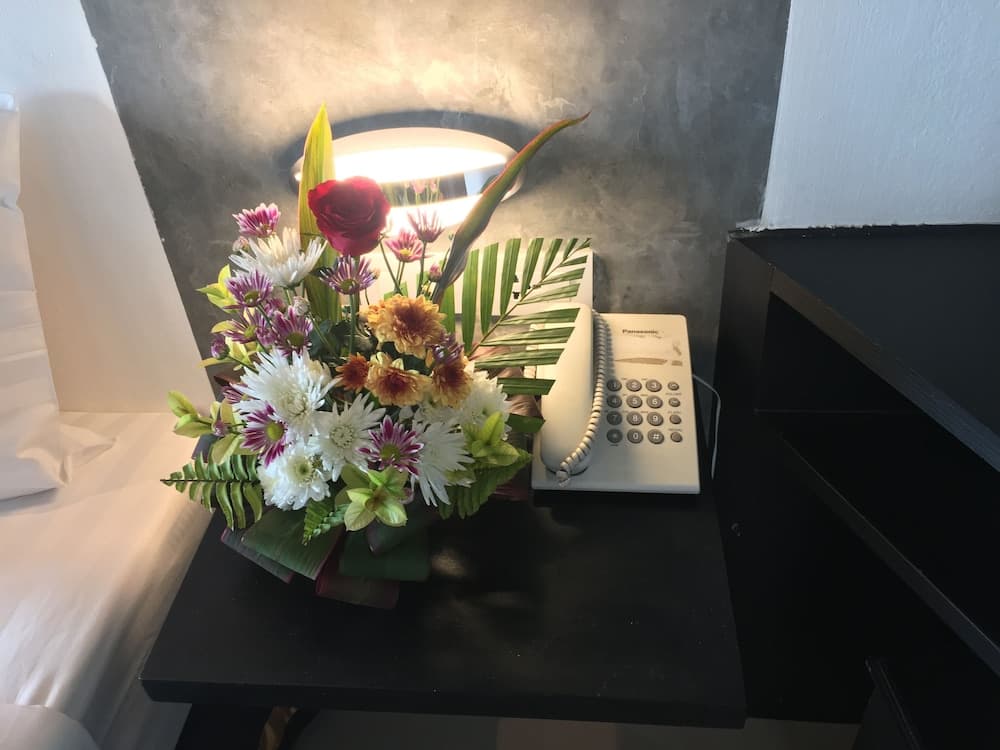 The Front Hotel and Apartment