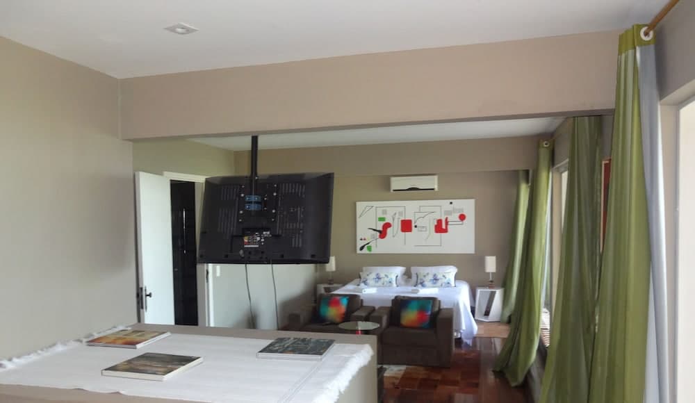 Altos de Santa Teresa Guest House