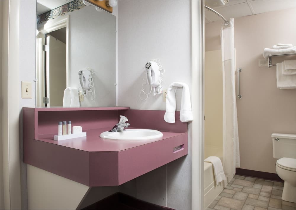 Bird in Hand Family Inn