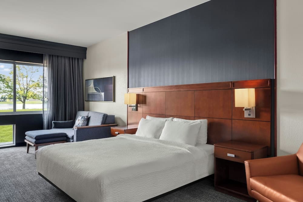 Courtyard by Marriott Evansville East