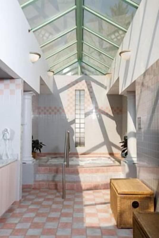 Bertram Inn at Glenmoor