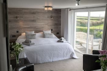 Tregaddra Farmhouse B&B