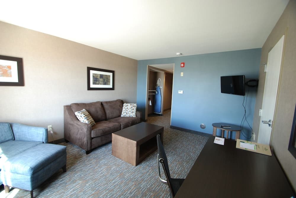 Wingate by Wyndham Bismarck