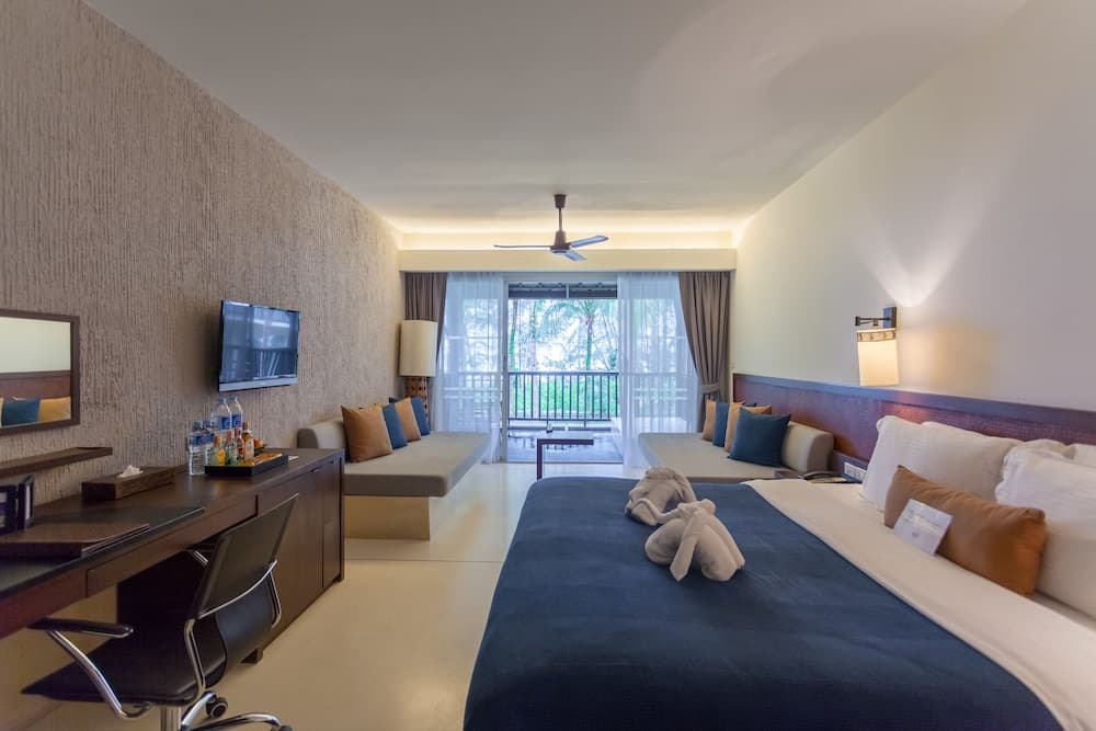 Grand Southsea Khaolak Beach Resort