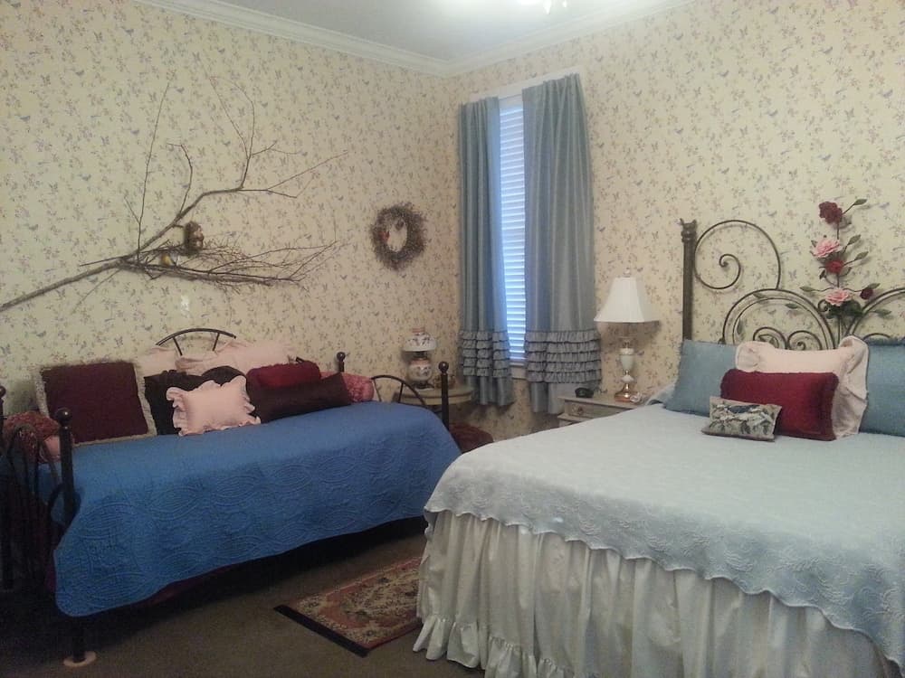 Holly House of Hamilton