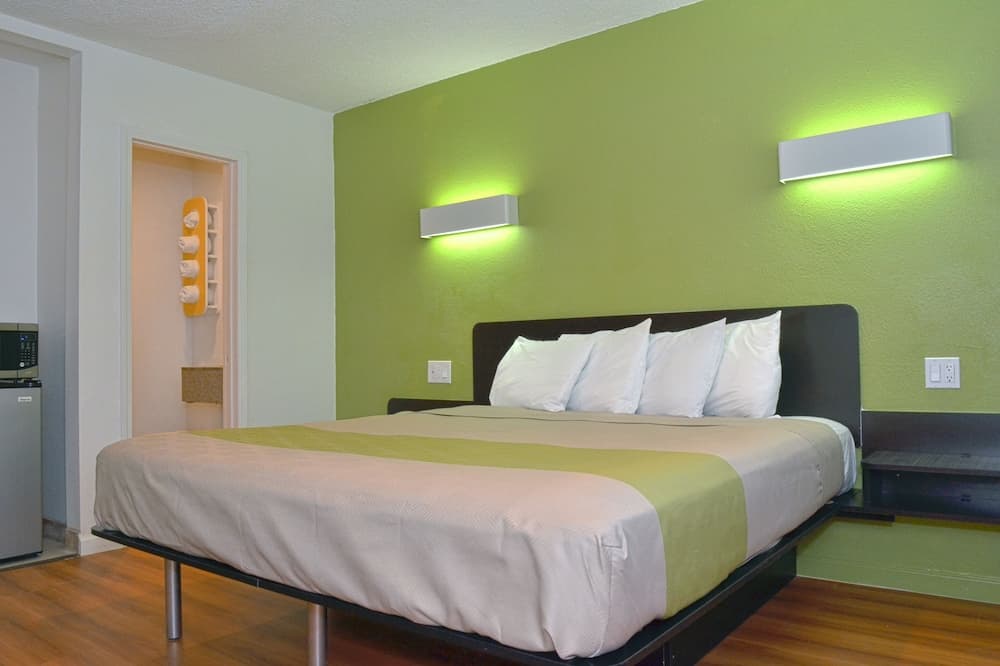 Motel 6 Modesto, CA - Downtown