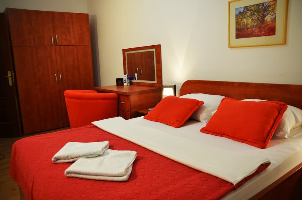 Secret Garden Apartments