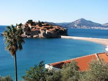 Secret Garden Apartments