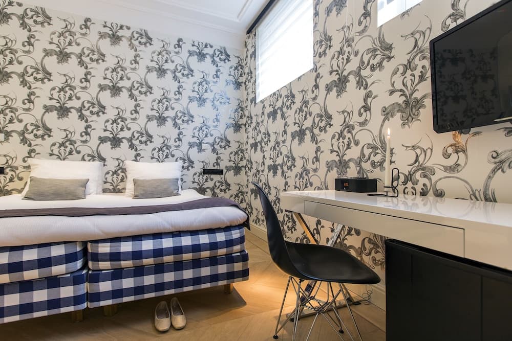 The Amsterdam Canal Hotel