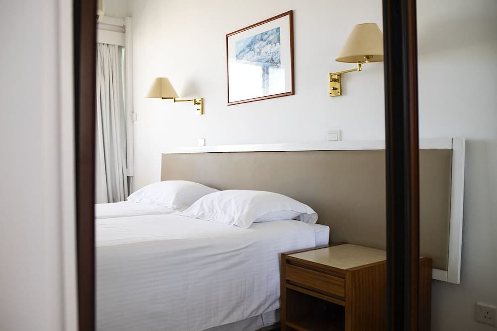 Sun Hall Beach Hotel Apts.