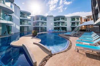 Absolute Twin Sands Resort & Spa